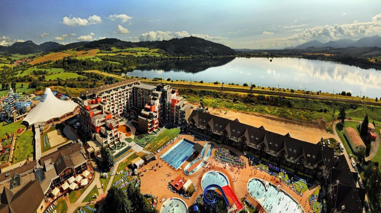 Luxapartmanbesenova Hotel Akvamarin Экстерьер фото